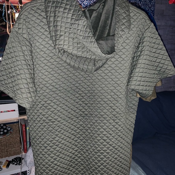 Victorious Quilted Tee - Picture 3 of 6